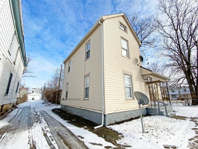 Foto del edificio - Burkhardt Home : **MOVE-IN SPECIAL: 100% O...