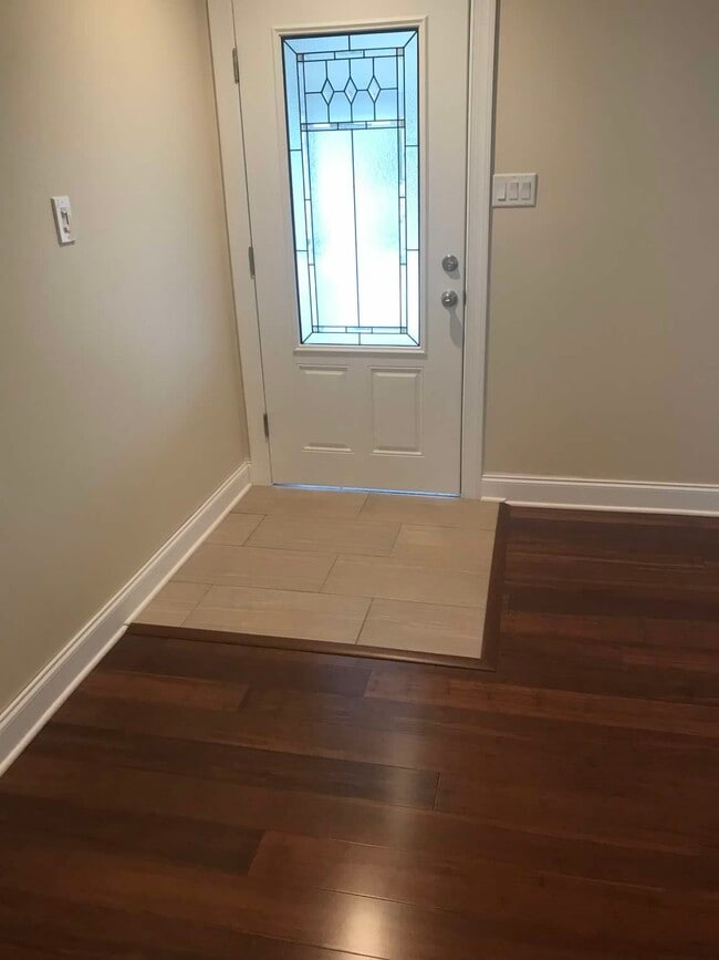 Foto del edificio - 121 E Valleybrook Rd
