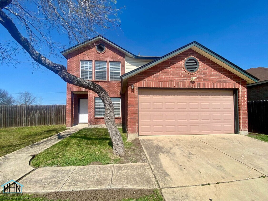 Primary Photo - Fabulous Two Story! Conveniently located n...