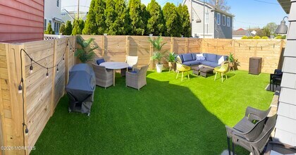 Building Photo - 403 8th Ave