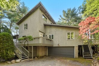 Building Photo - 4 Tanglewood Rd
