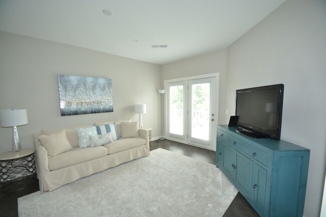 Building Photo - Melrose Heights - studio apartment