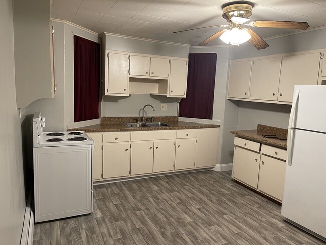 Kitchen - 704 Market St