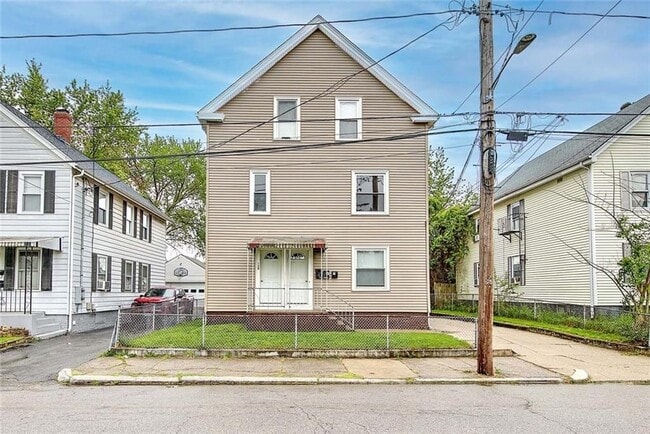 Building Photo - 139 Hunts Ave