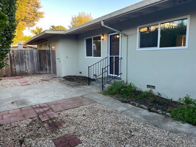 Building Photo - 4805 Topaz Street