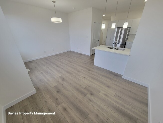 Photo du bâtiment - 7110 Keswick Dr SW