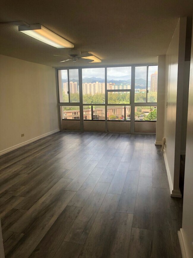 Foto del edificio - Salt Lake - 2 Bed / 1.5 Bath/ 1 parking Apt