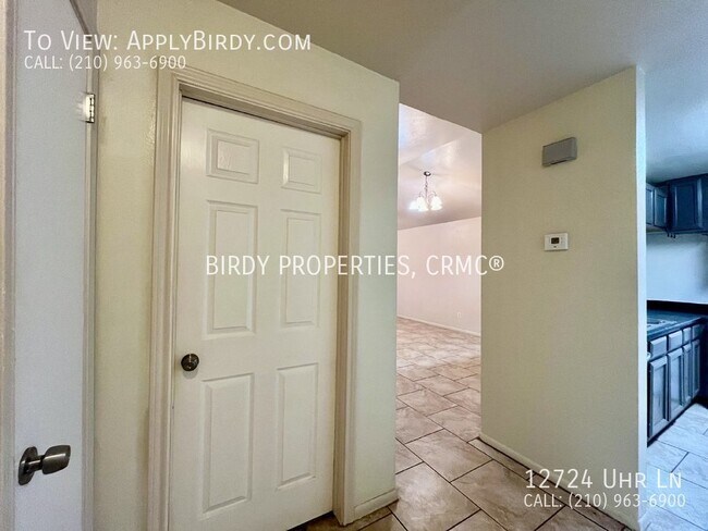 Foto del edificio - "Charming 2 Bed/2 Bath Duplex with Firepla...