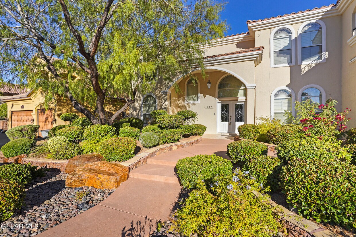 Primary Photo - 1123 Calle Parque Dr