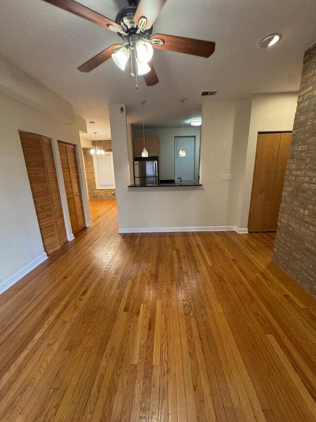 Building Photo - 1336 W Estes Ave