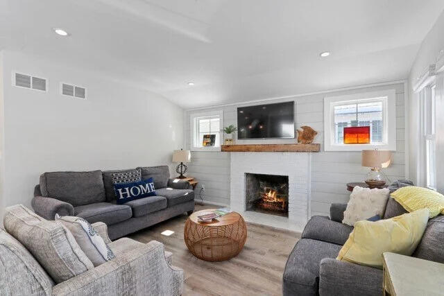 Foto del edificio - 15 Geneva Ln