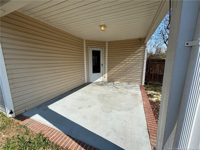 Building Photo - 7819 Rosewood Ave