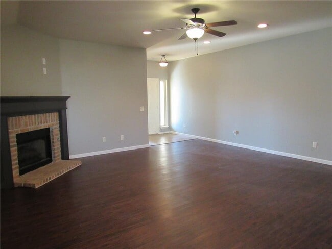 Building Photo - 17516 Black Hawk Dr