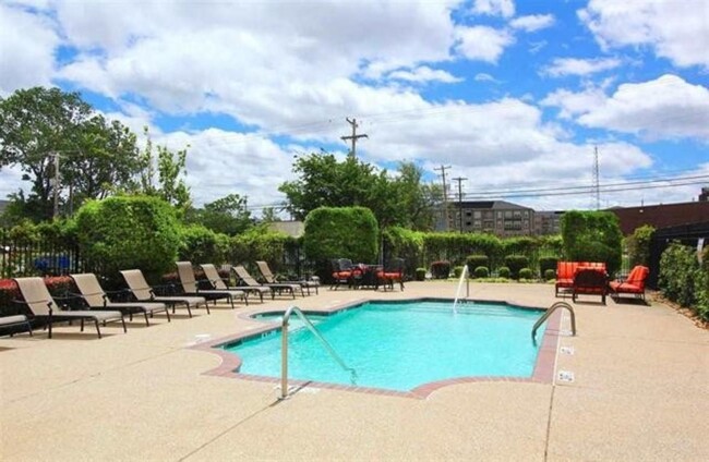 Foto del edificio - 75 Shoemaker Ct