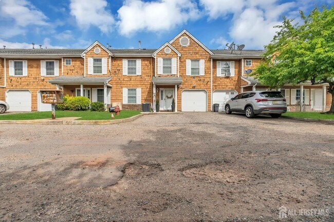 Building Photo - 19 Delavan Ct