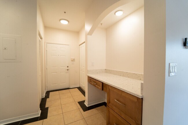 Building Photo - 3/2 Apartment