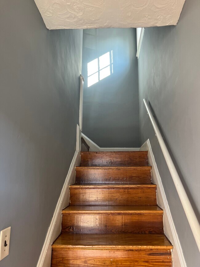 Enter - 91 Beach St
