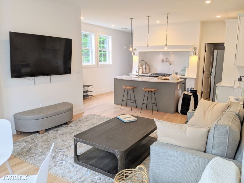 Primary Photo - 3 br, 2.5 bath Townhome - 135 Almy St