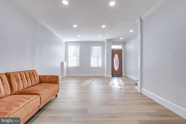 Foto del edificio - 613 Harvard St NW