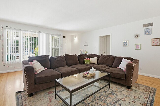 Foto del edificio - Spacious 5BR Home Near SDSU – Ideal for Students or Families