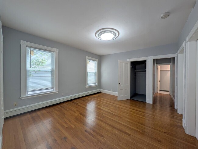 Building Photo - 322 Beacon St