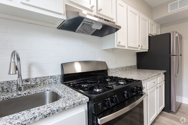 2HAB, 1BA - 760 ft² - Capitol Square