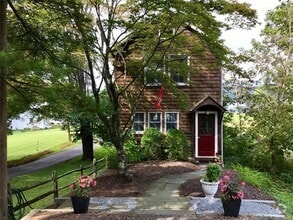 Building Photo - 278 Twin Lakes Rd