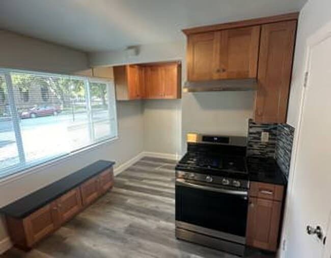 Building Photo - 2BR/1BA Duplex Near Japantown & Downtown S...