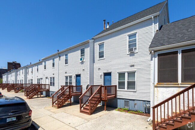 Foto del edificio - Charles Drew Court Apartments