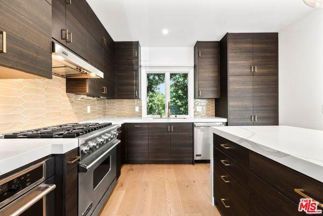 Foto principal - 7365 Waring Ave