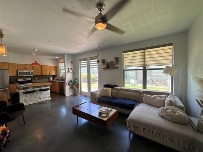 Foto del edificio - 1201 Grove Blvd