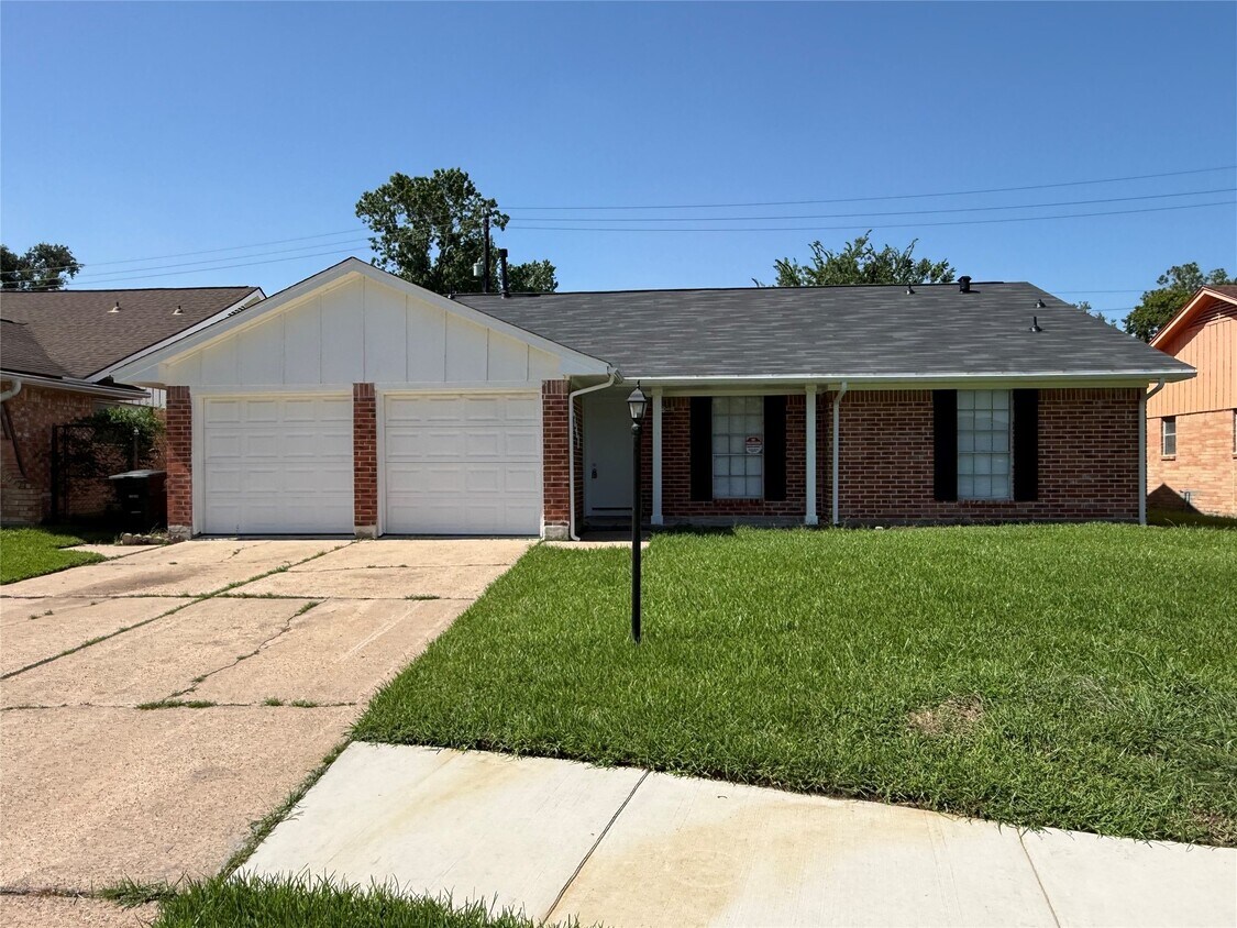 Foto principal - 8343 Bigwood St