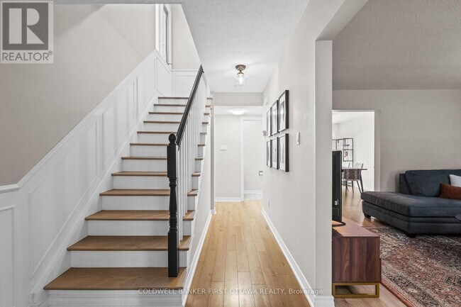 Photo du bâtiment - 115 McClellan Rd