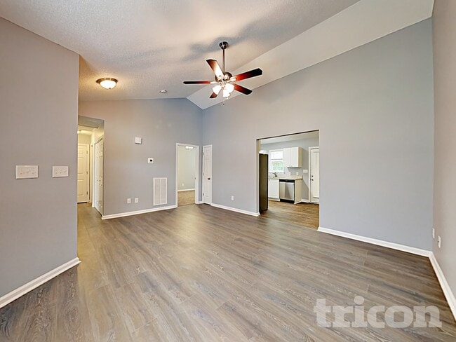 Building Photo - 125 Pinto Dr