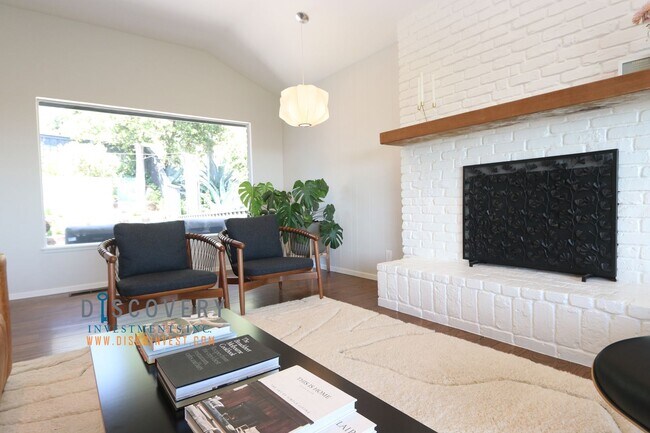 Building Photo - Contemporary Montclair Home with Bay Views