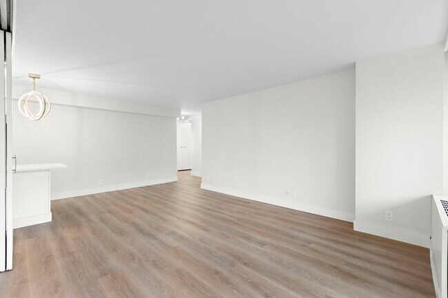 Foto del edificio - 6050 Boulevard E