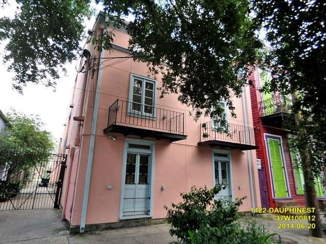 Primary Photo - 1422 Dauphine St