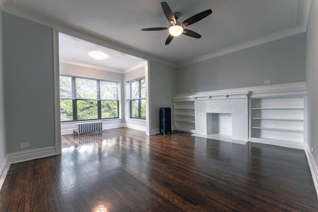 Building Photo - 4707 N Albany Ave