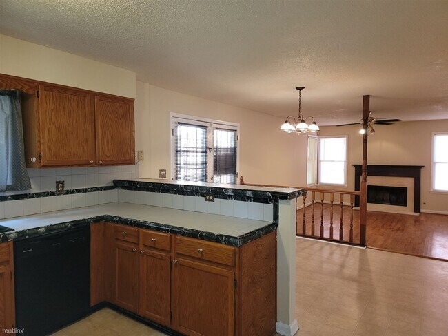 Foto del edificio - 3 br, 2.5 bath House - 1577 Linksview Way