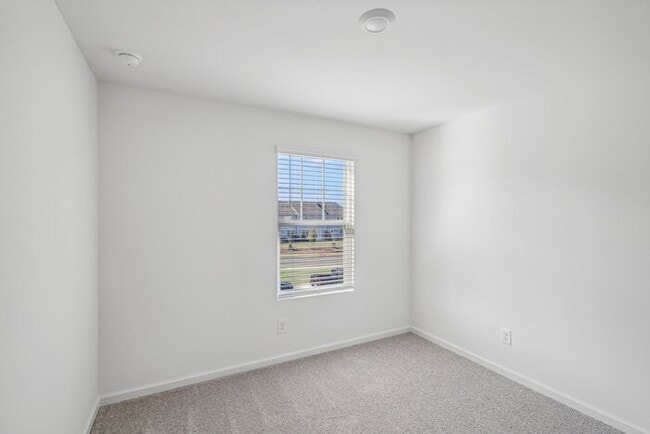 Building Photo - Fantastic 3bd/2.5ba home! Coming soon!
