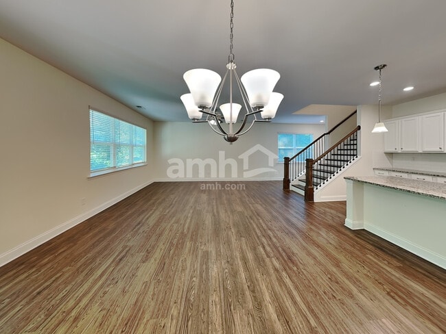 Building Photo - 3328 Okelly Dr