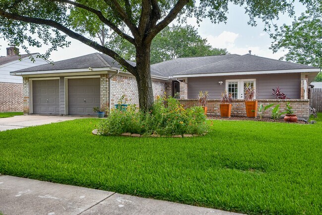 Foto del edificio - 1918 Quail Grove Ln