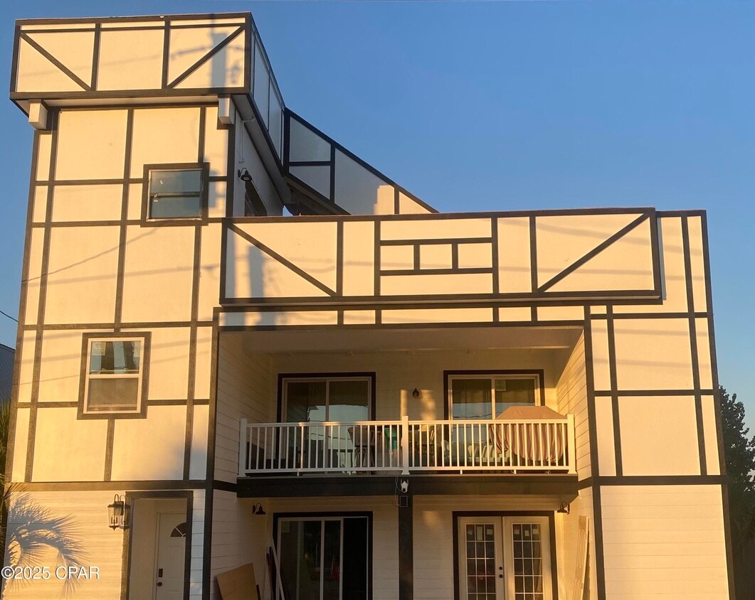 Foto principal - 6910 Beach Dr