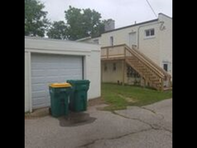 Building Photo - 11126 Grover St