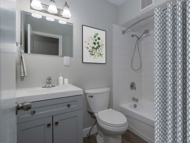 Building Photo - 25 Nash Road North