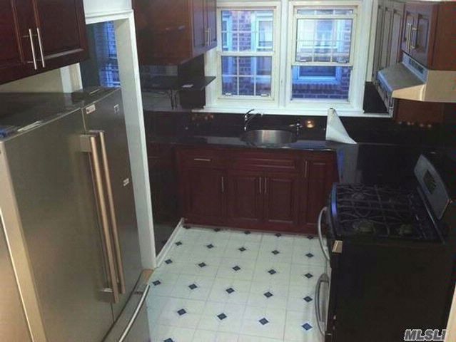 Foto del edificio - 7745 166th St