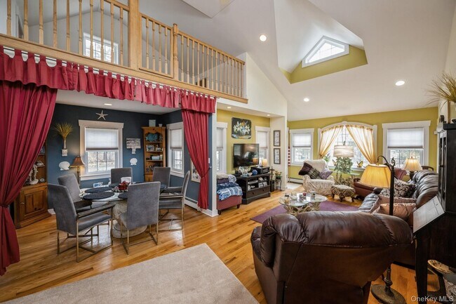 Foto del edificio - 229 Springville Rd