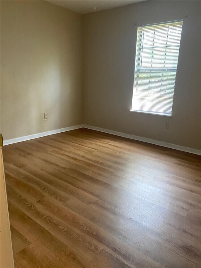 Building Photo - 2208 Branbury Ln