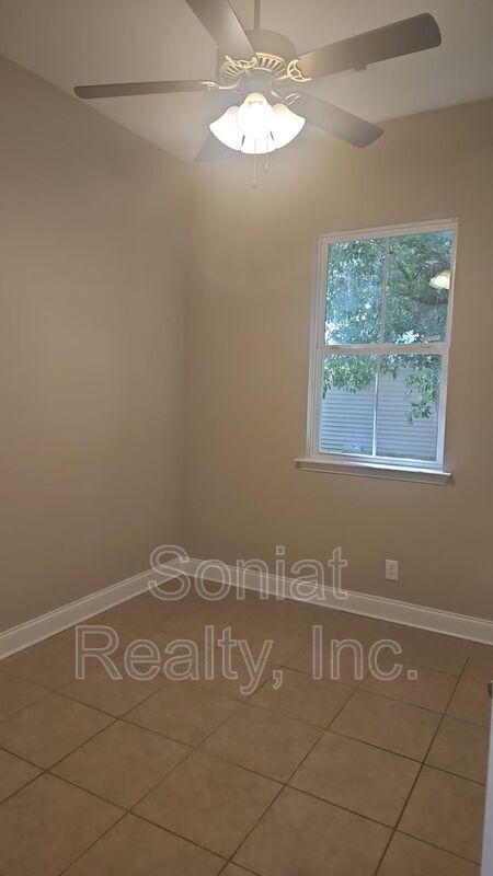 Building Photo - 5728 Wickfield Dr
