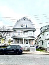 Building Photo - 1129 Saratoga St